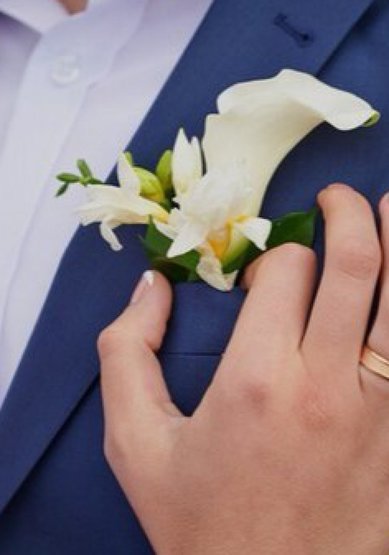 Бутоньерка А9401 - Цветочная компания АртФлора